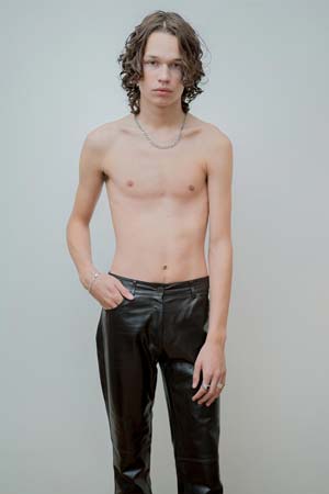 Model Polaroid: Body